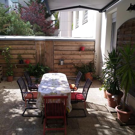 Cosy Rare 2 Bedroom Apartment Around A Private Garden 뇌이이쉬르세느 외부 사진