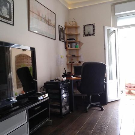 Cosy Rare 2 Bedroom Apartment Around A Private Garden 뇌이이쉬르세느 외부 사진
