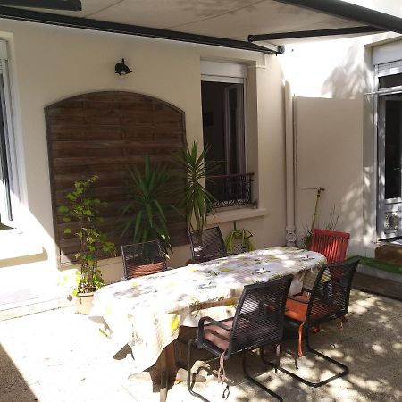 Cosy Rare 2 Bedroom Apartment Around A Private Garden 뇌이이쉬르세느 외부 사진