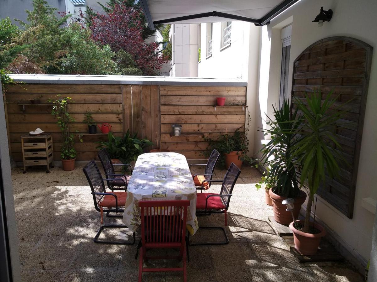 Cosy Rare 2 Bedroom Apartment Around A Private Garden 뇌이이쉬르세느 외부 사진