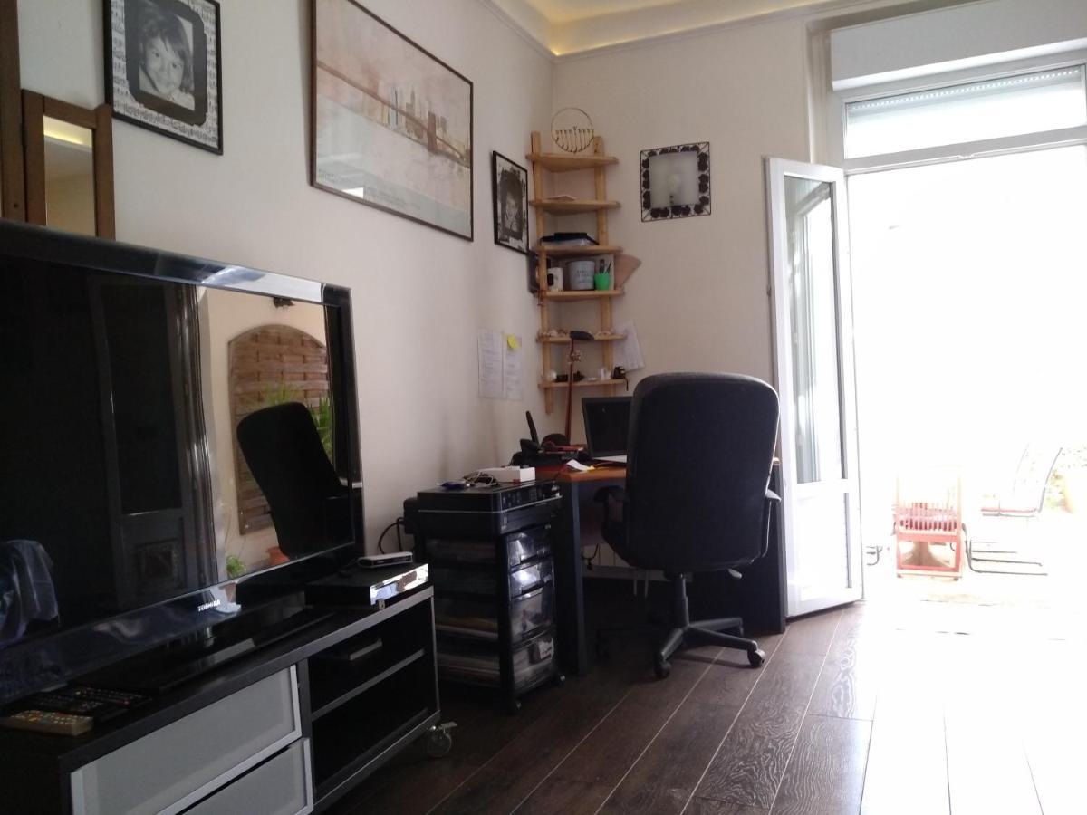 Cosy Rare 2 Bedroom Apartment Around A Private Garden 뇌이이쉬르세느 외부 사진
