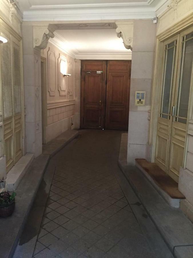 Cosy Rare 2 Bedroom Apartment Around A Private Garden 뇌이이쉬르세느 외부 사진